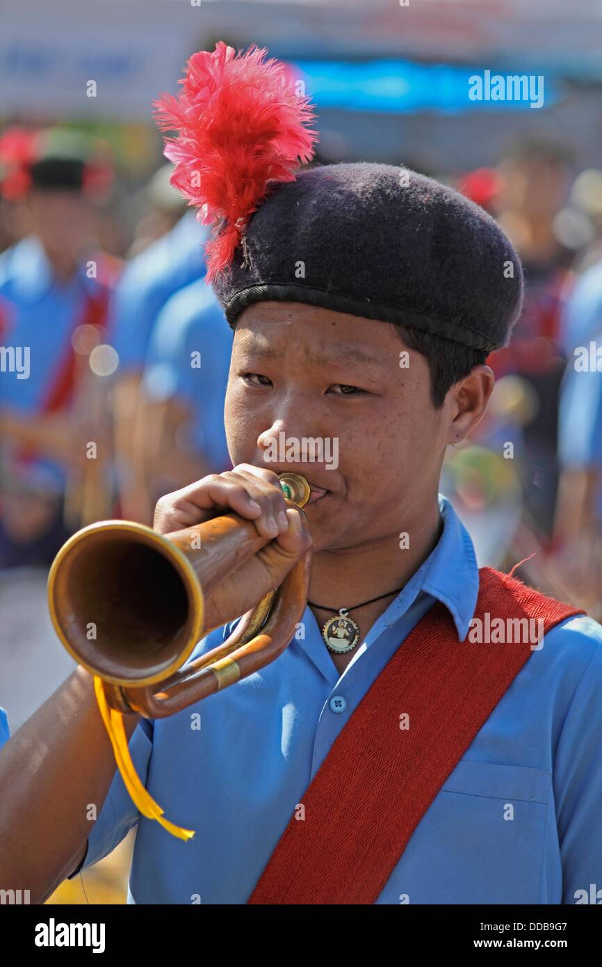 Playing bugle drum hires stock photography and images Alamy