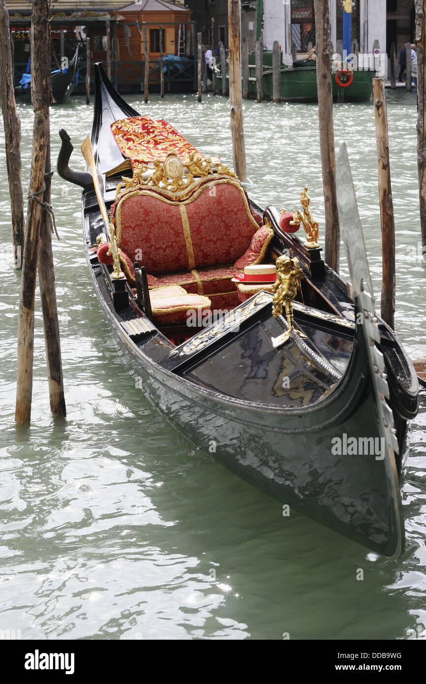 Empty gondola in Venice, Italy Stock Photo - Alamy