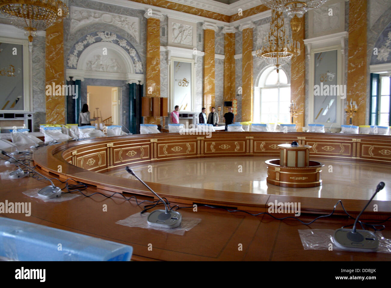 A view of the conference room in the Constantine Palace in Strelna near St. Petersburg, Russia, 22 August 2013. The Constantine Palace will be the venue for the G-20 summit on 05 and 06 September 2013. Photo: ULF MAUDER Stock Photo