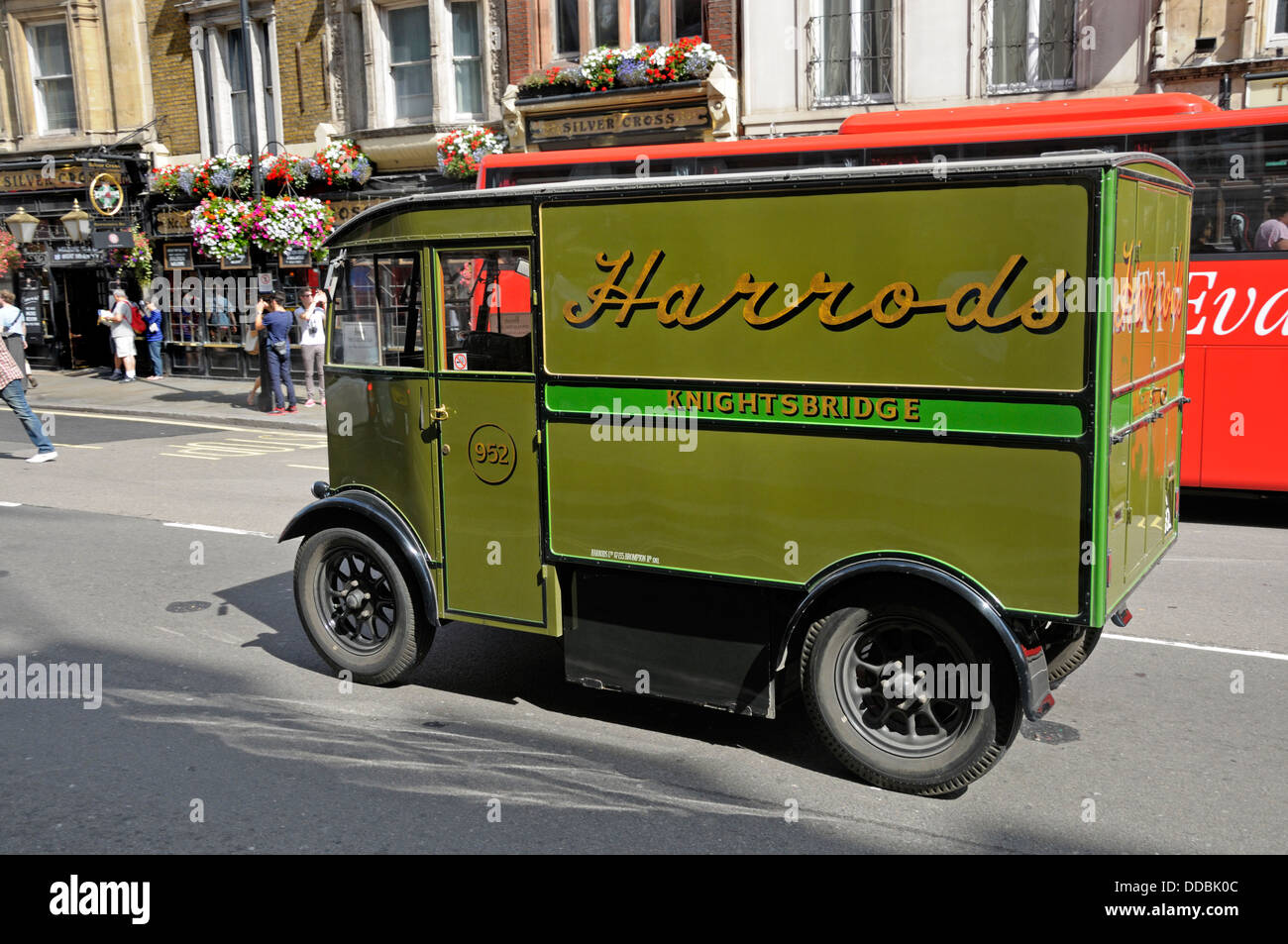 London, England, UK. Vintage Harrods electric van (1939) in Whitehall. Stock Photo