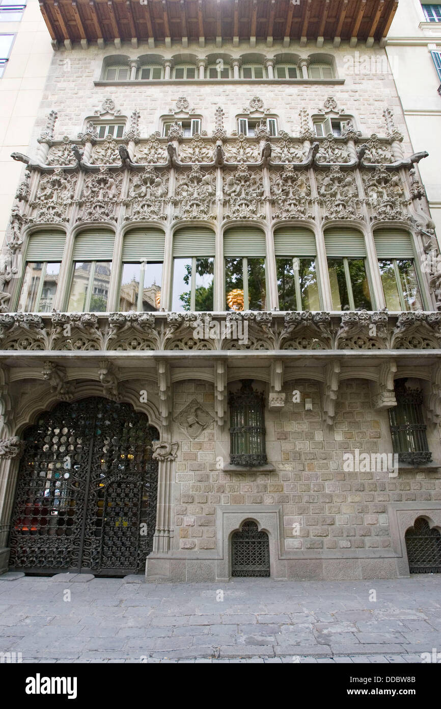Palau del Baró de Quadras (architect Puig i Cadafalch). Barcelona