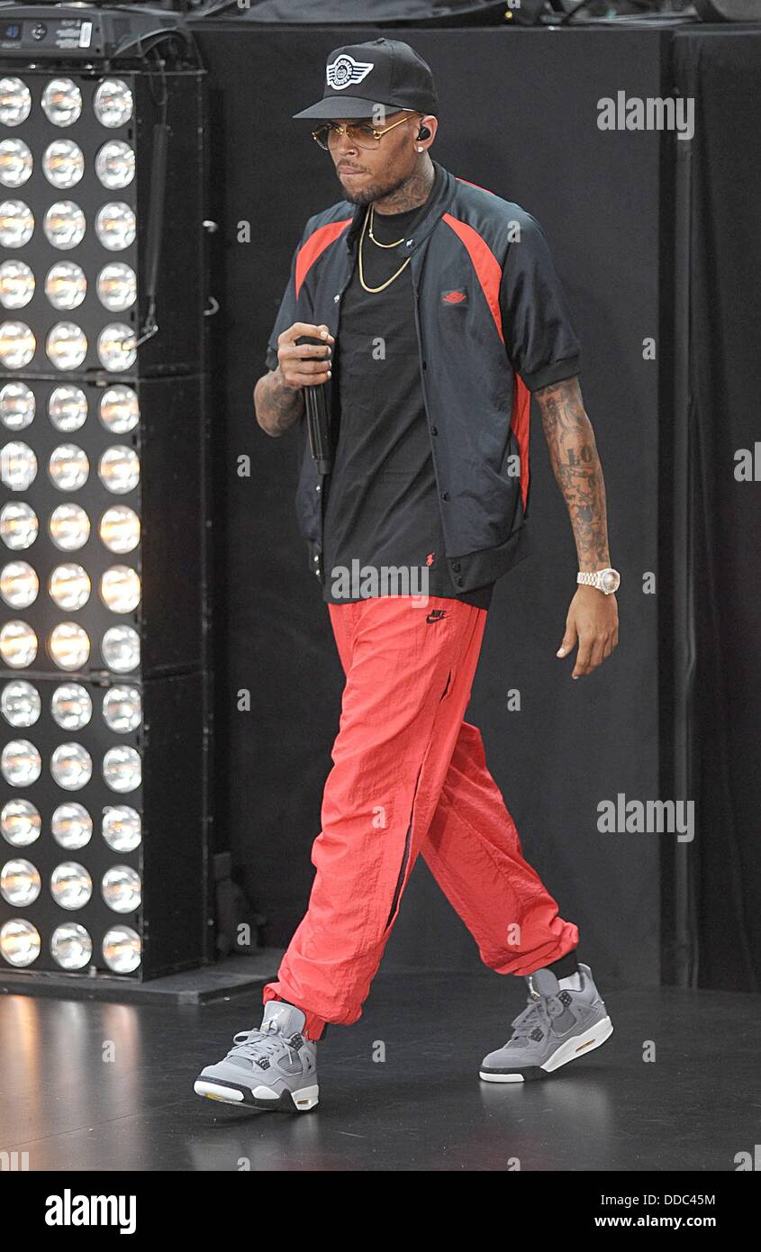New York, NY. 30th Aug, 2013. Chris Brown on stage for NBC Today Show Concert with Chris Brown, Rockefeller Plaza, New York, NY August 30, 2013. Credit:  Kristin Callahan/Everett Collection/Alamy Live News Stock Photo