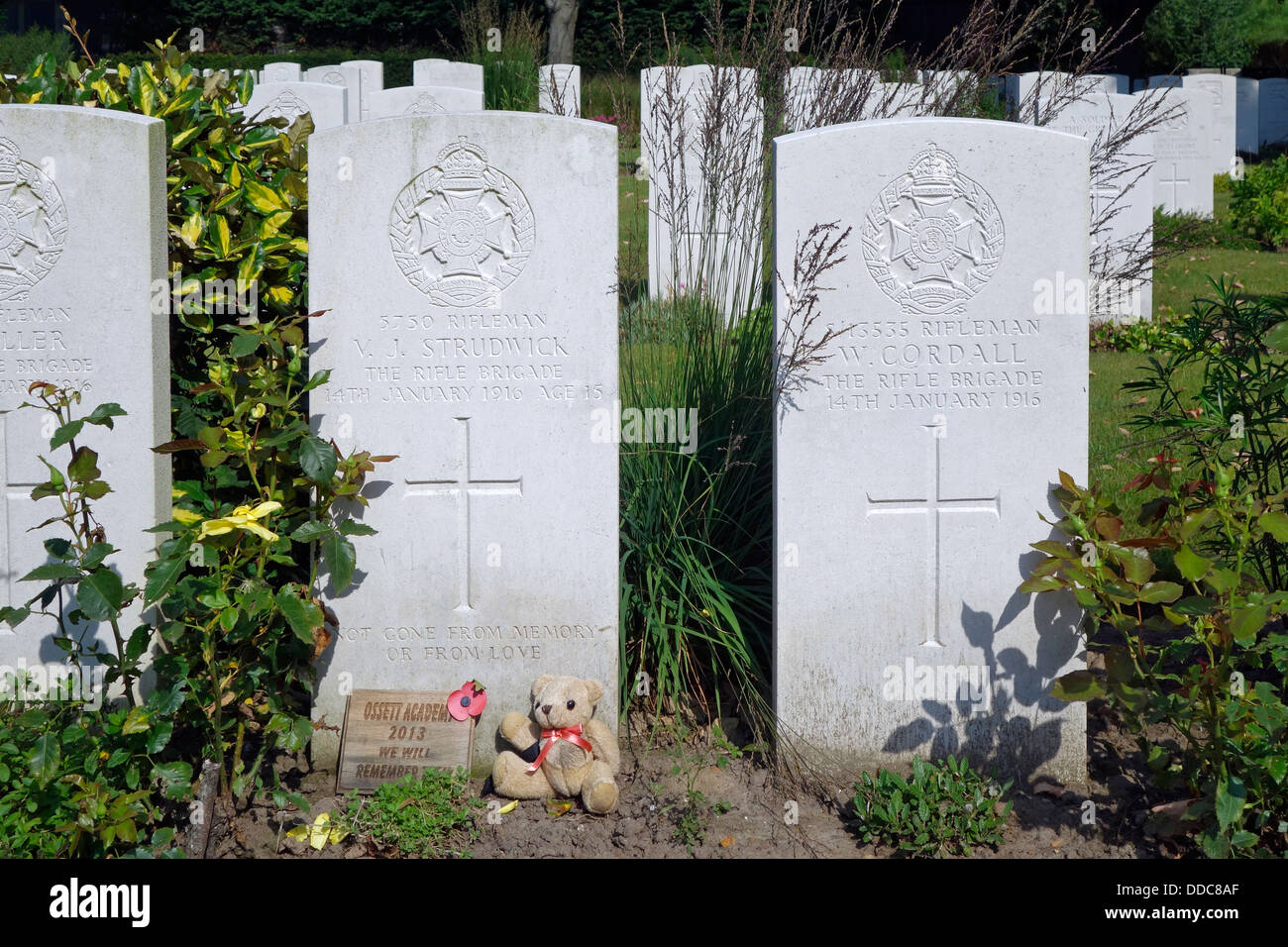 Headstone of 15 year old Joe Strudwick, one of the youngest British First World War One casualties, Essex Farm Cemetery, Belgium Stock Photo