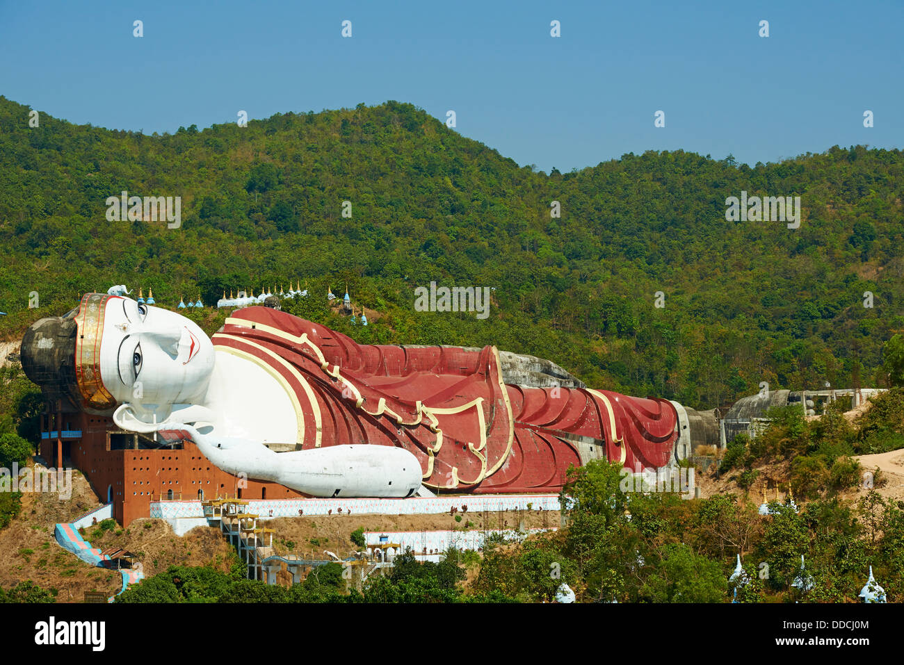Myanmar (Burma), Mon state, around Mawlamyine (Moulmein), Win Sein Taw Ya, sleeping Buddha Stock Photo
