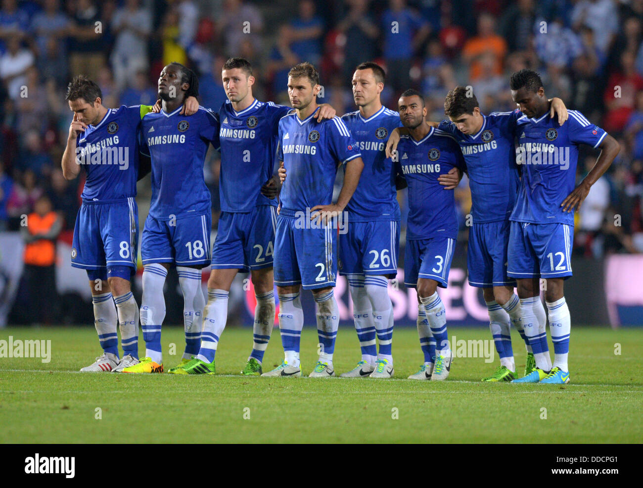 Prague, Czech Republic. 30th Aug, 2013. Frank Lampard, (L-R) Romelu Lukaku, Gary Cahill, Branislav Ivanovic, John Terry, Ashley Cole, Oscar and John Obi Mikel of Chelsea are seen during the penalty shoot-out of the UEFA Super Cup soccer match between Bayern Munich and Chelsea FC at Eden Stadium in Prague, Czech Republic, 30 August 2013. Photo: Thomas Eisenhuth/dpa/Alamy Live News Stock Photo