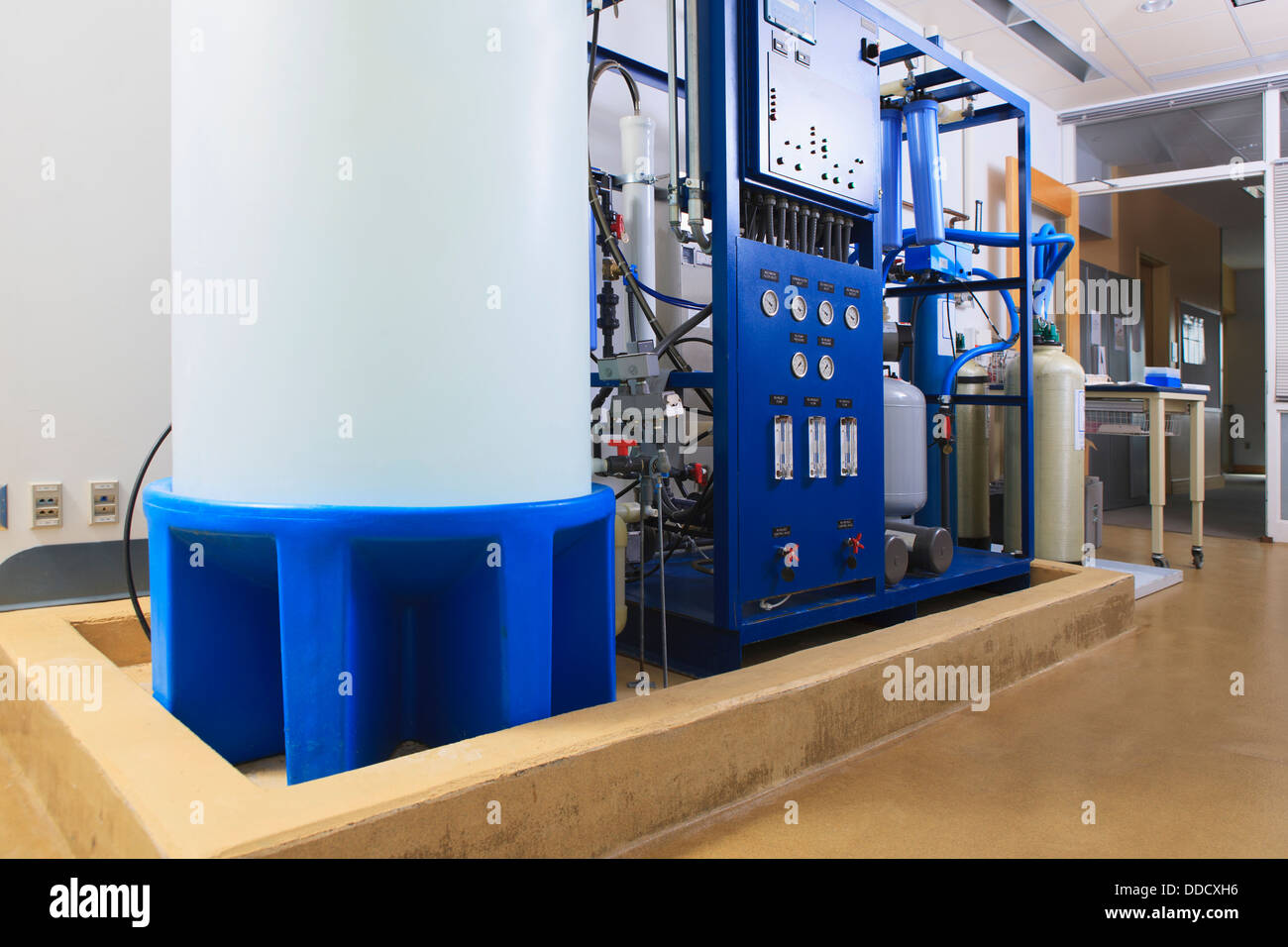 Laboratory water purification system hi-res stock photography and images -  Alamy