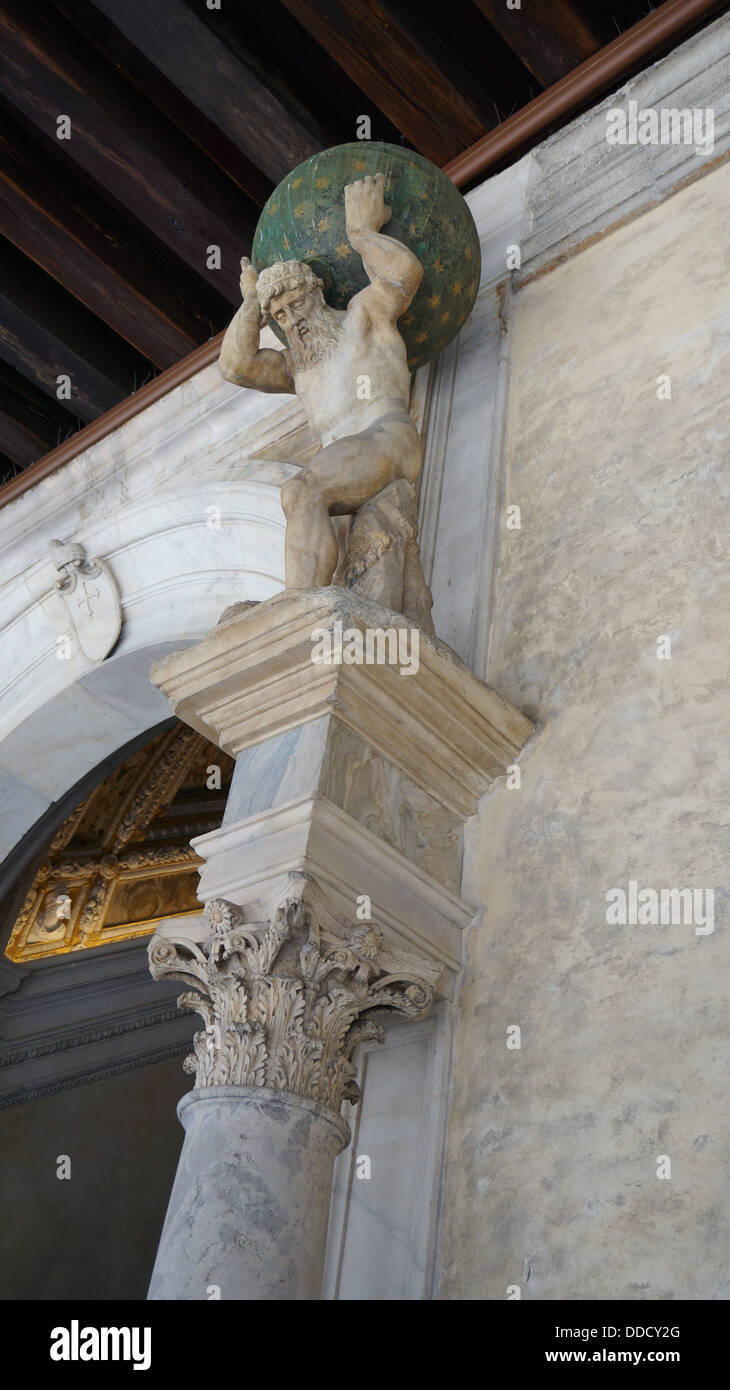 Statue in doges palace hi-res stock photography and images - Alamy