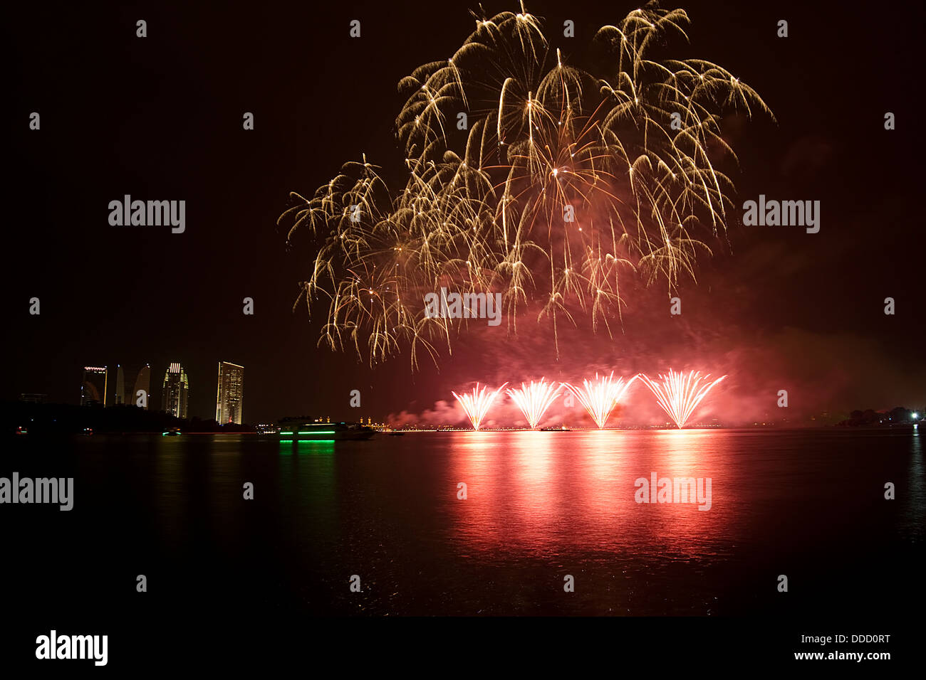 Fireworks display at the International Fireworks Competition in ...