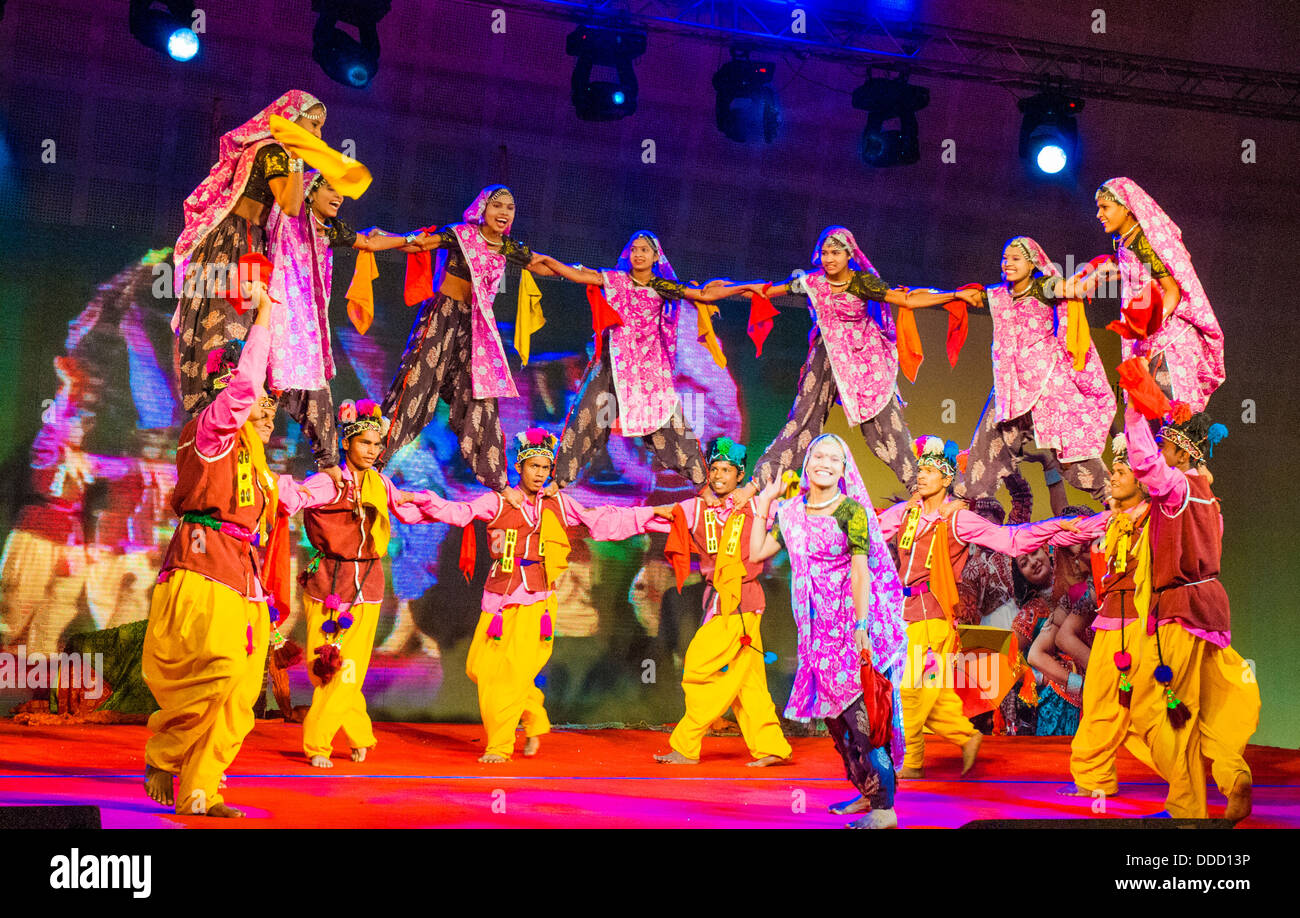 Gujarati dance performance at a trade fair in Ghandinagar, outside Ahmedabad Stock Photo