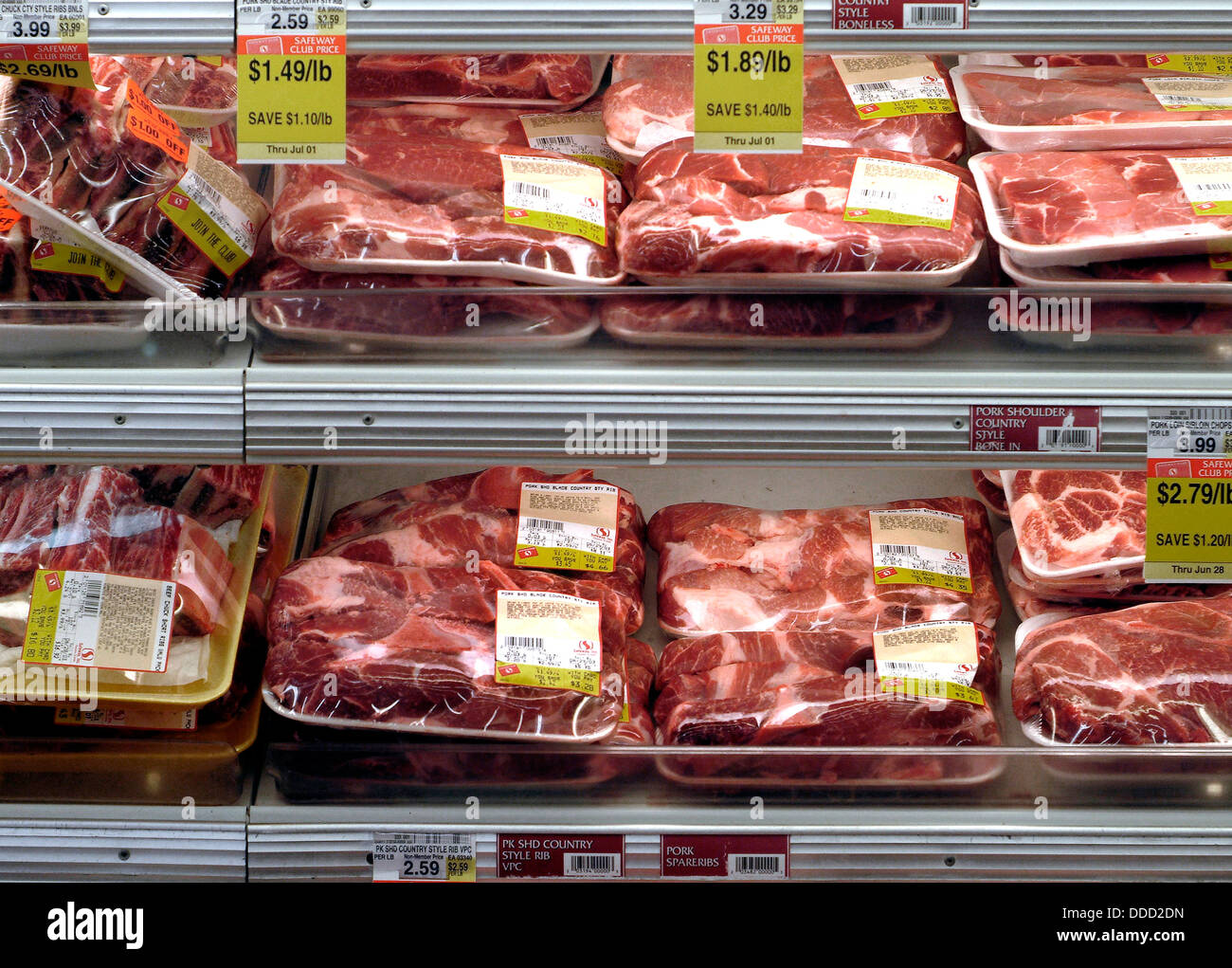 Meat counter at the Safeway store in greenbelt, Md Stock Photo Alamy
