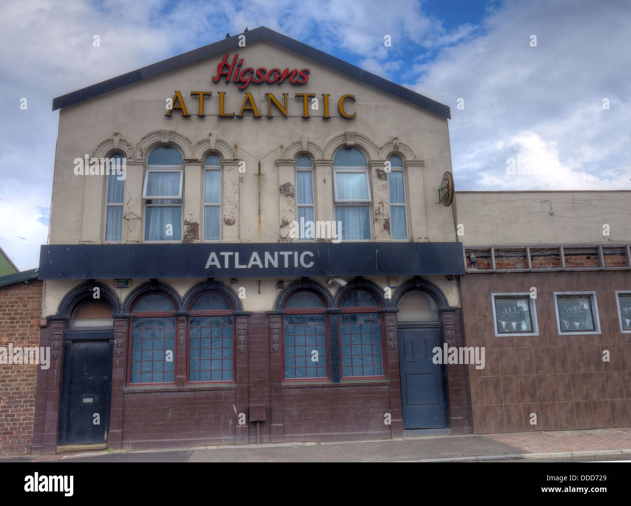 The Atlantic Pub, Higsons, Regent Road / Dock road / Sandhills lane, Liverpool L20 8DD - demolished 2020 Stock Photo