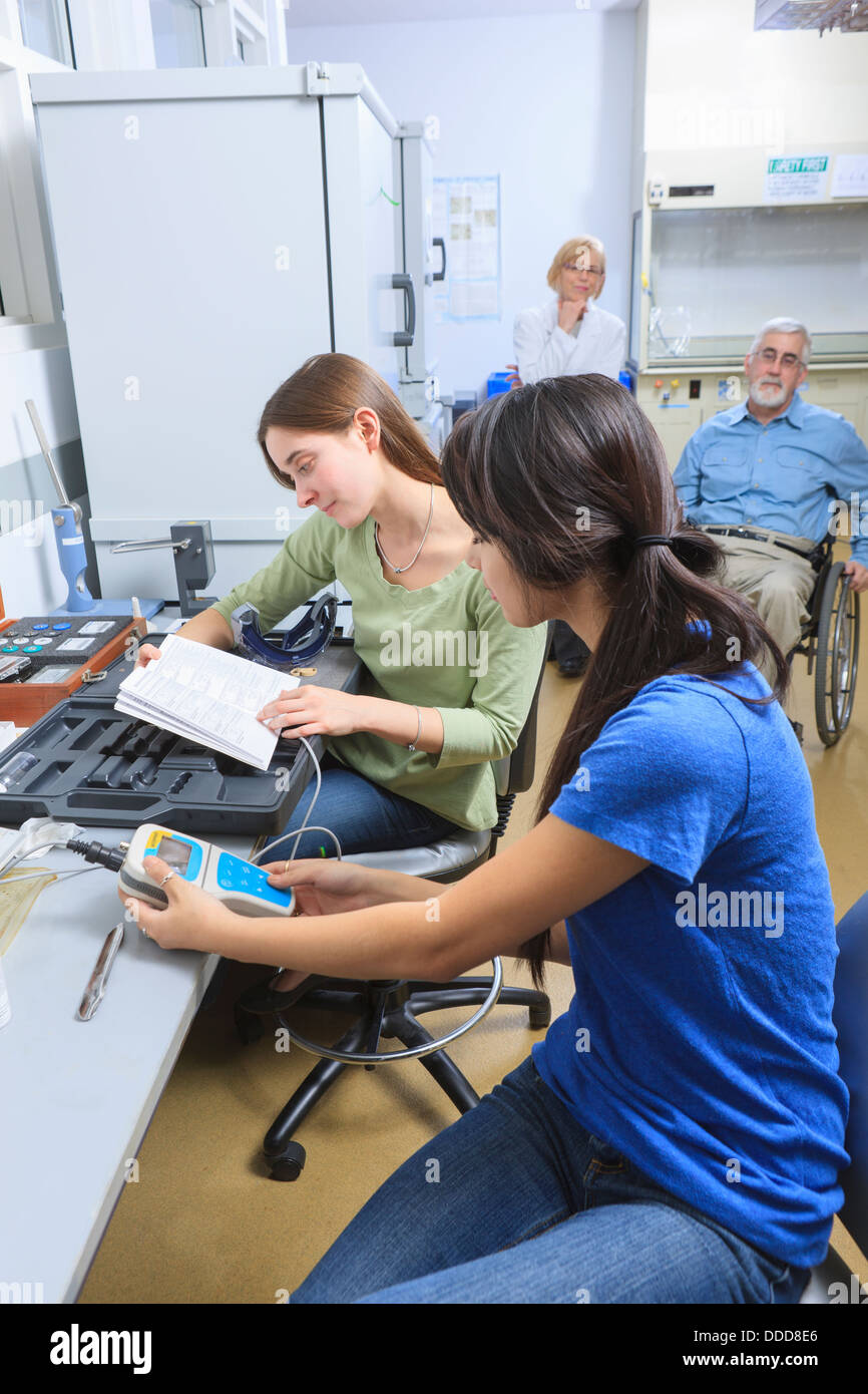 Chemical engineering background hires stock photography and images Alamy