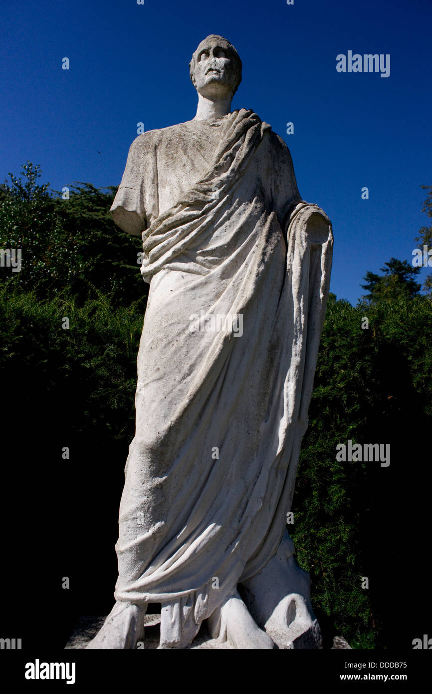 Old statue decay hi-res stock photography and images - Alamy
