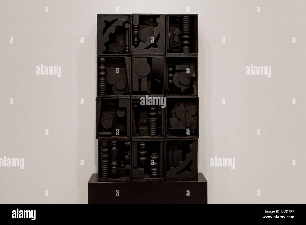 Louise Nevelson Hi res Stock Photography And Images Alamy