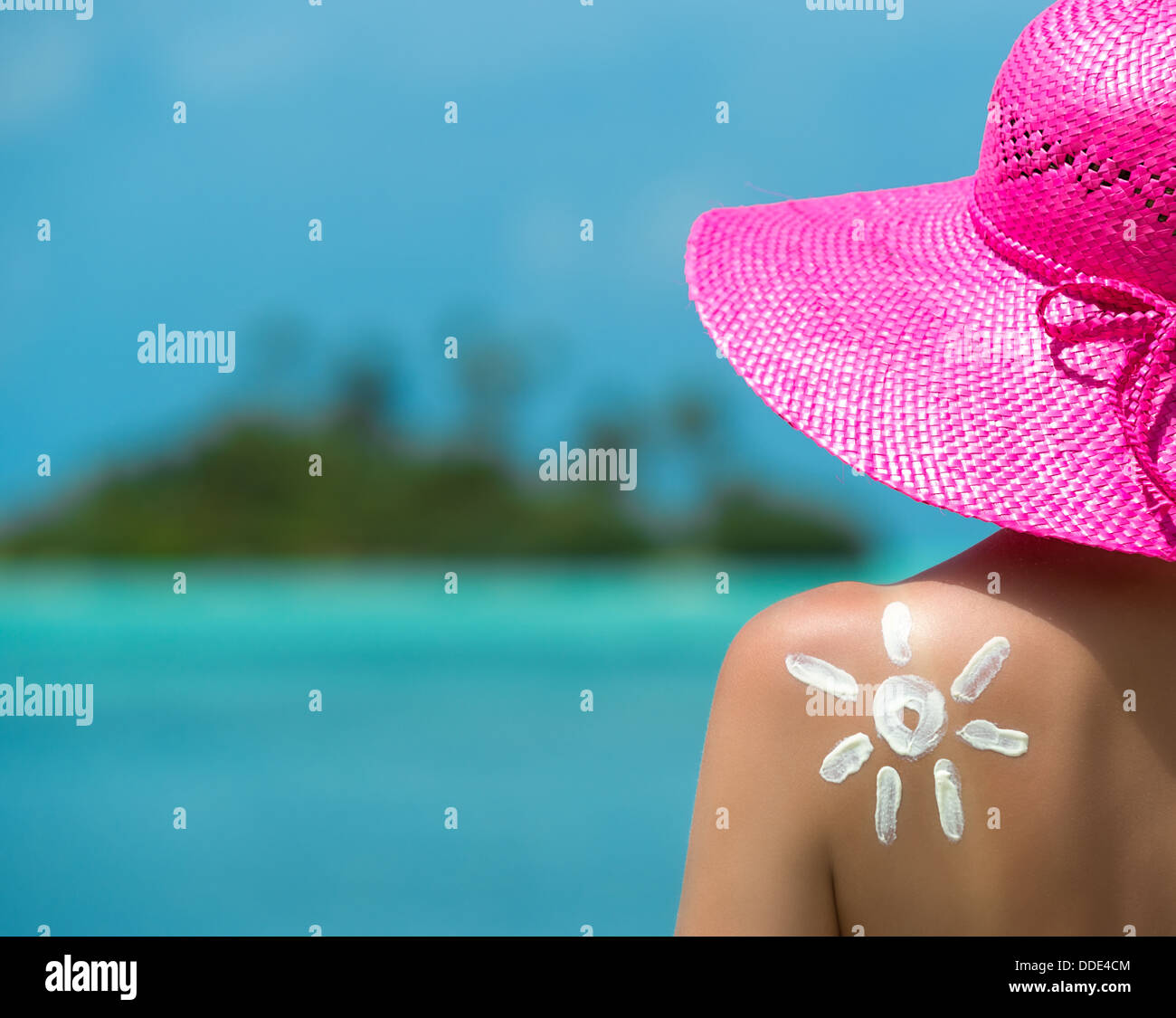 Sun head protection woman hi-res stock photography and images - Alamy