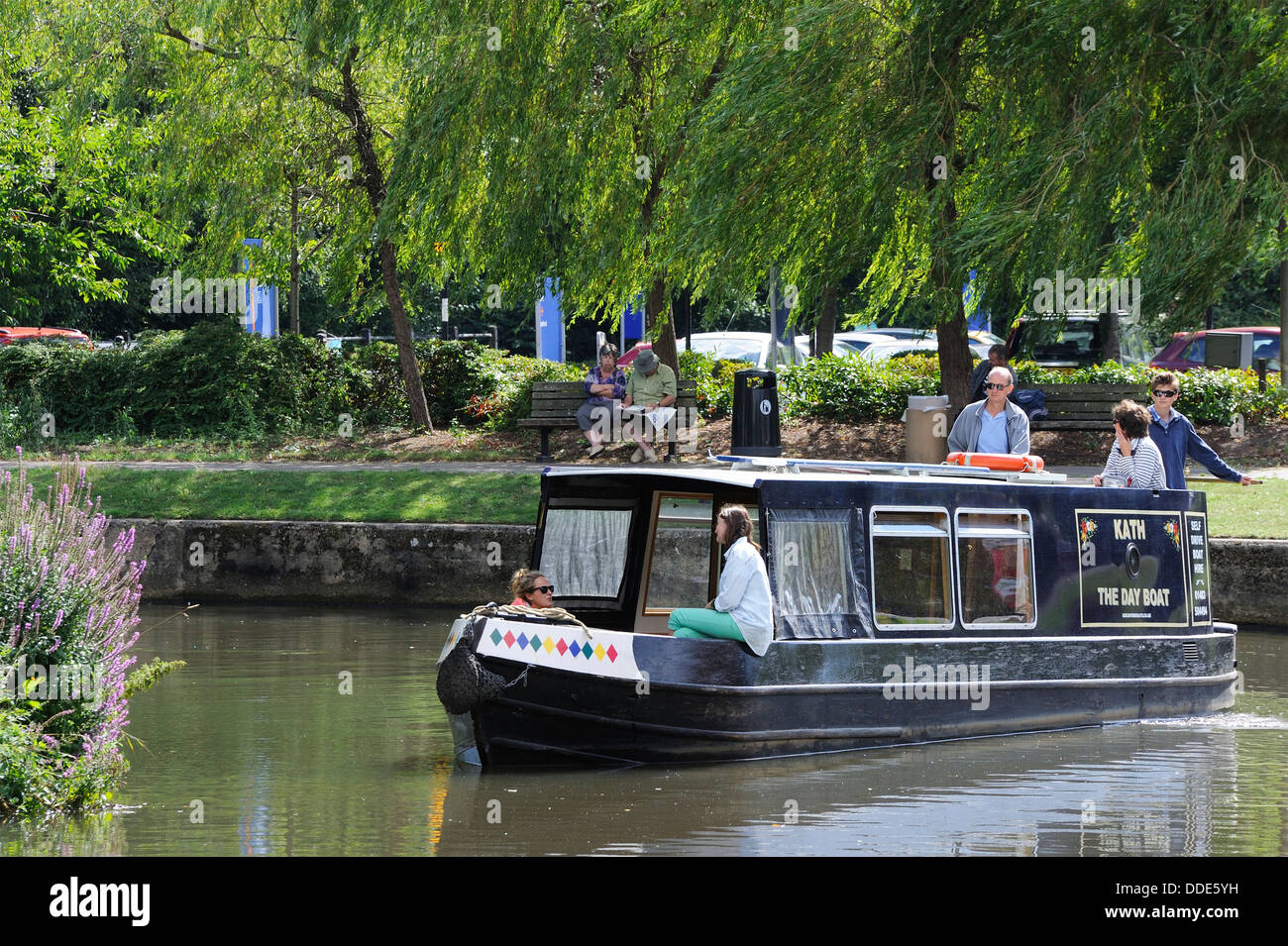 Canal Boat Uk Family Stock Photos &amp; Canal Boat Uk Family ...
