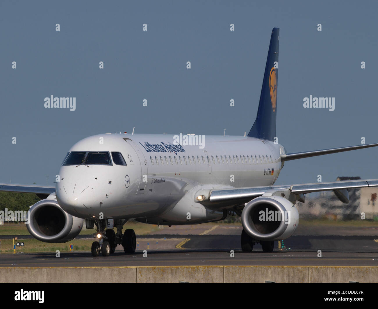 Lufthansa cityline embraer erj 190 registration hi-res stock