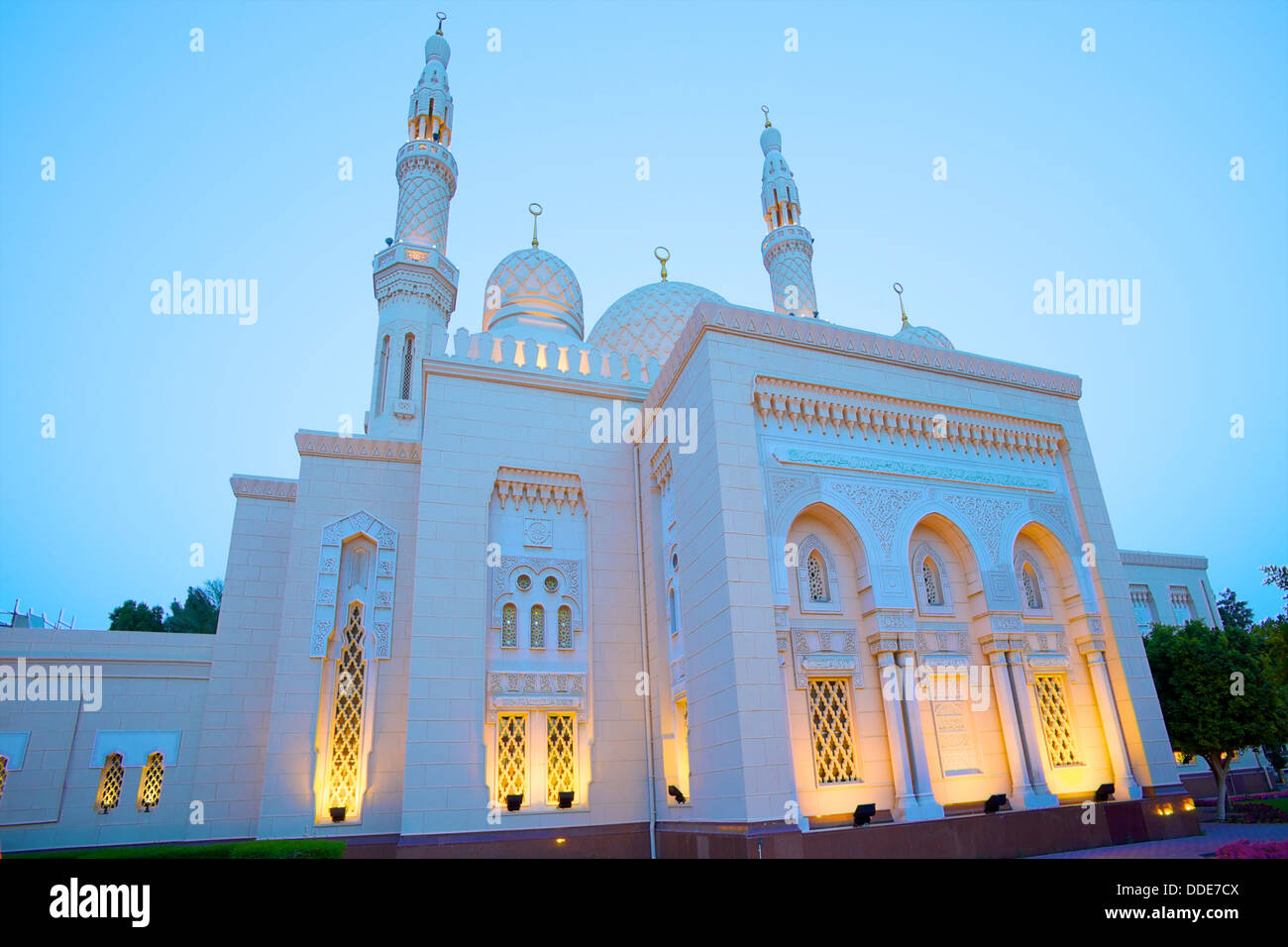 Jumeirah Mosque at Dusk, Dubai, United Arab Emirates Stock Photo - Alamy