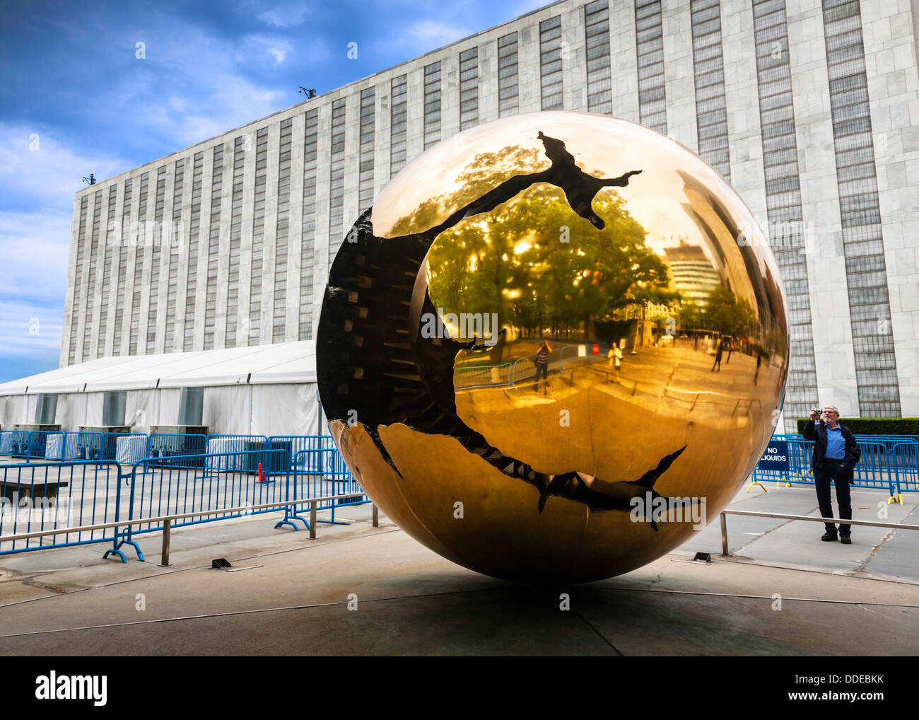 Sphere Within Sphere sculpture by Arnaldo Pomodoro at the United