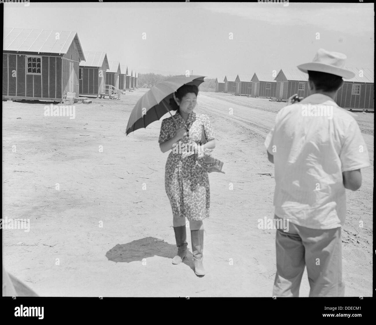 Sun umbrella vintage hi-res stock photography and images - Alamy