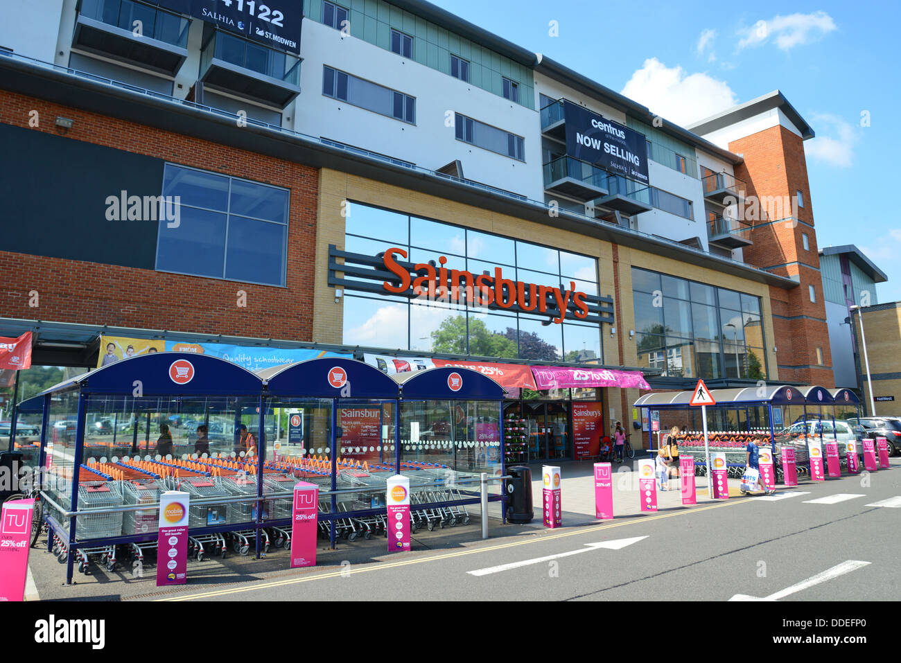 Sainsbury's supermarket, Queensmead shopping centre, Farnborough, Hampshire, England, United Kingdom Stock Photo