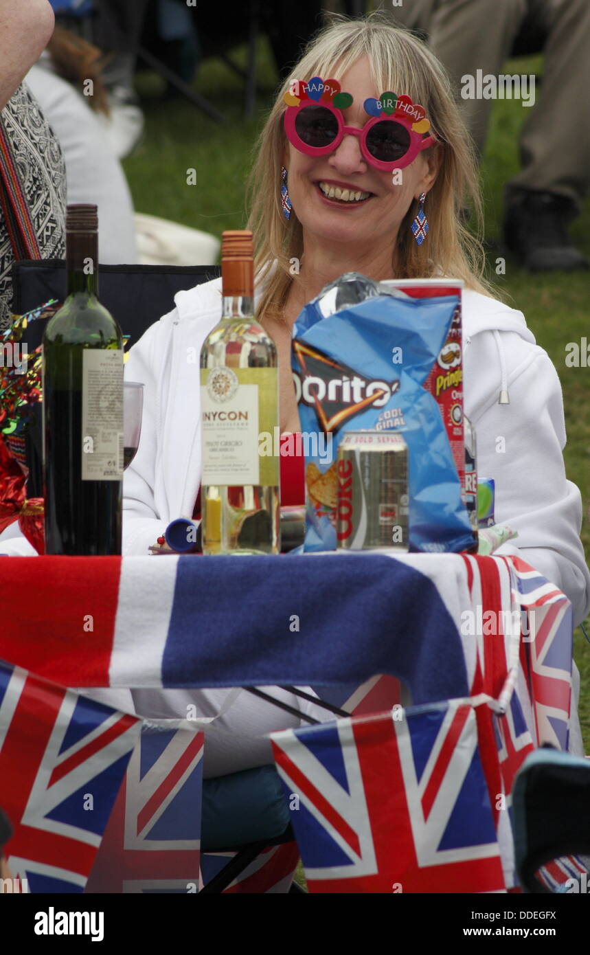 Derby, UK. 1st Sept, 2013. A classical music fan gets into the patriotic spirit during a picnic at The  Darley Park Concert w in Derby. Presented by Derby LIVE in partnership with the East Midlands Sinfonia Viva orchestra, Classic FM and Rolls Royce, the Darley Park Concert is one of the UK's biggest outdoor classical concerts. © Matthew Taylor/Alamy Live News Stock Photo