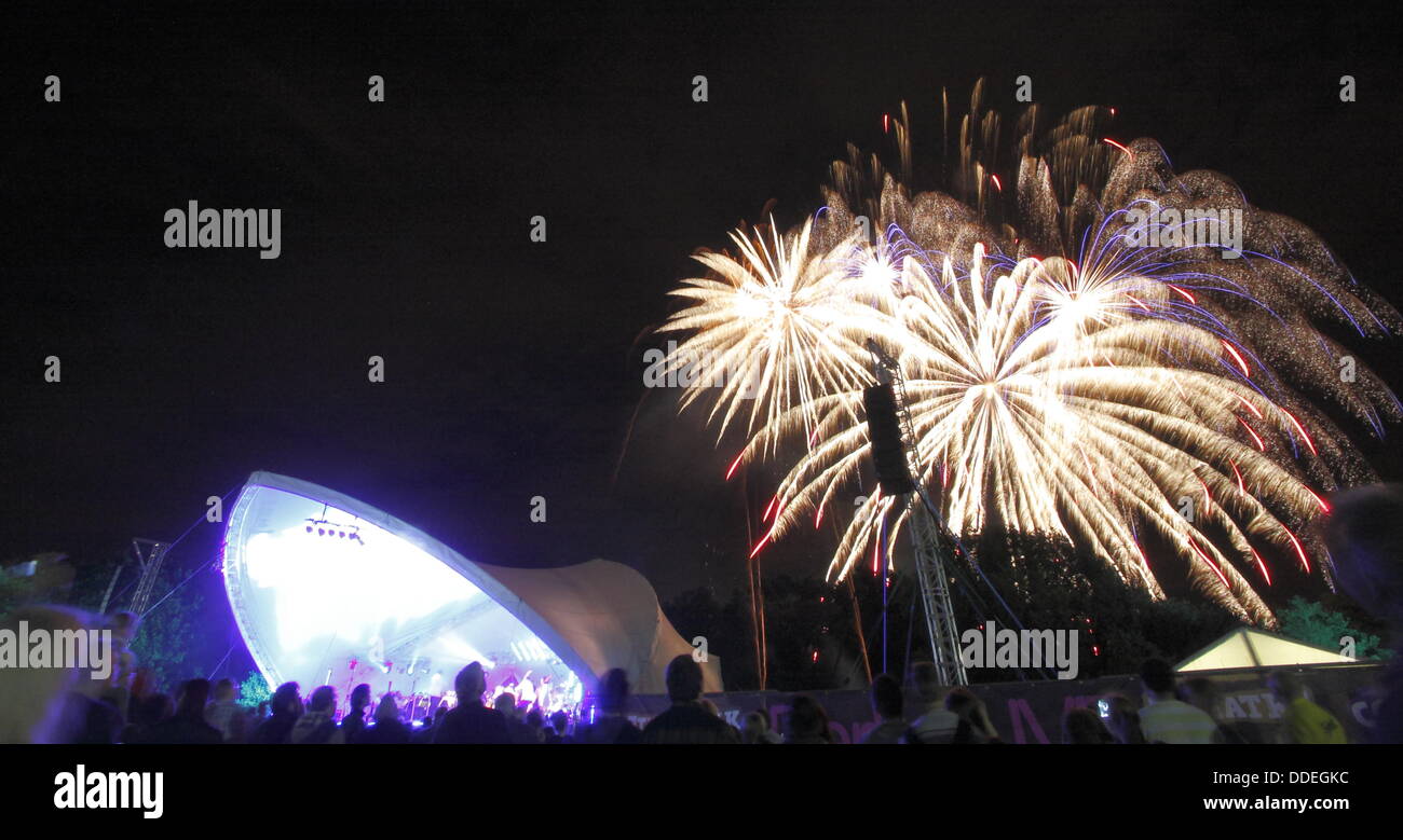 Derby, UK. 1st Sept, 2013.The Darley Park Concert firework finale.  Presented by Derby LIVE in partnership with the East Midlands Sinfonia Viva orchestra, Classic FM and Rolls Royce, the Darley Park Concert is one of the UK's biggest outdoor classical concerts. © Matthew Taylor/Alamy Live News Stock Photo