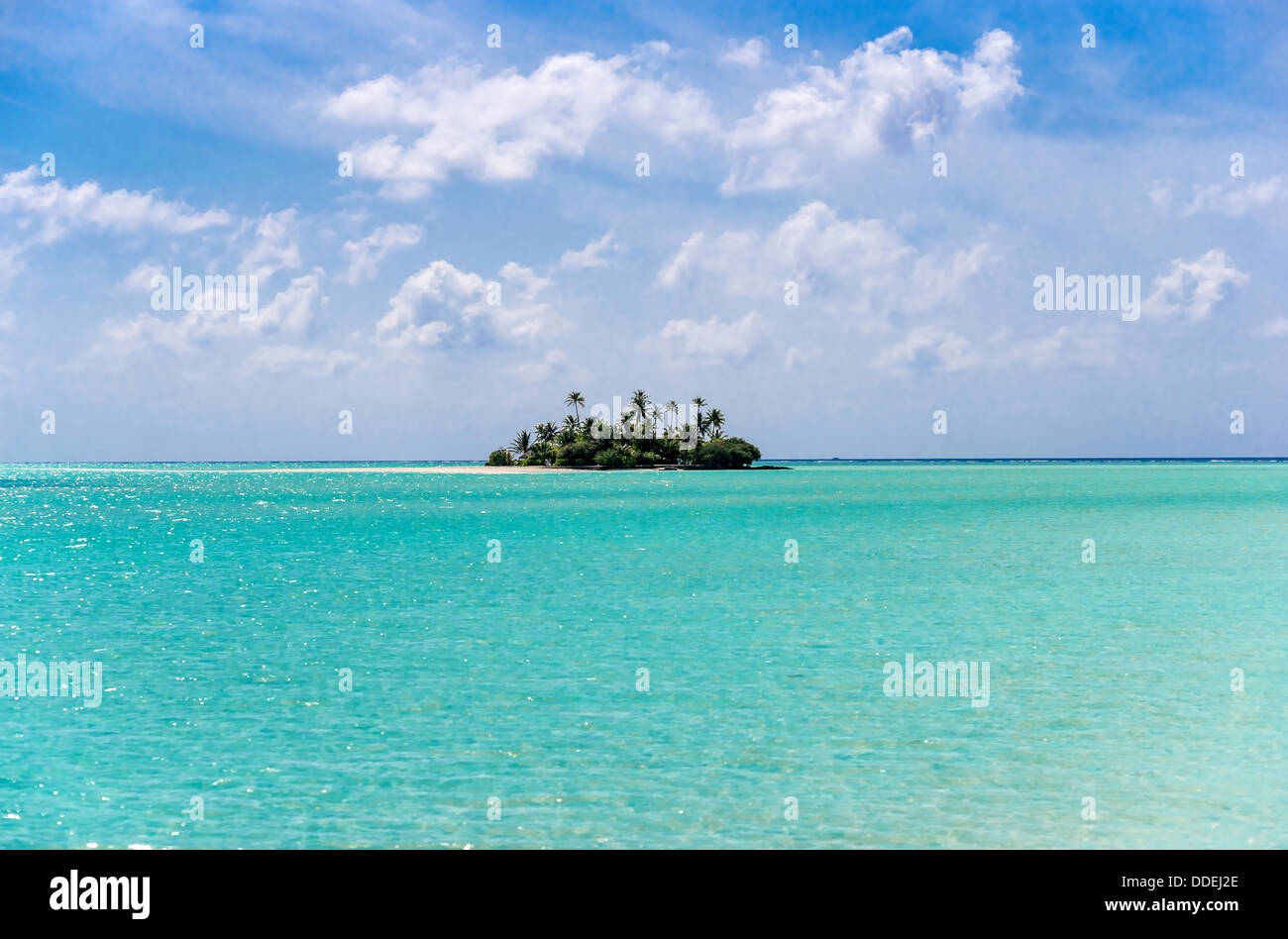 Tropical island in the ocean Stock Photo - Alamy