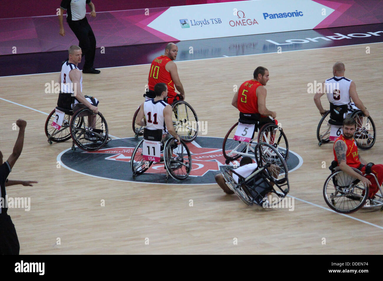 Wheelchair basketball athletes at London 2012 Spain v USA Stock Photo