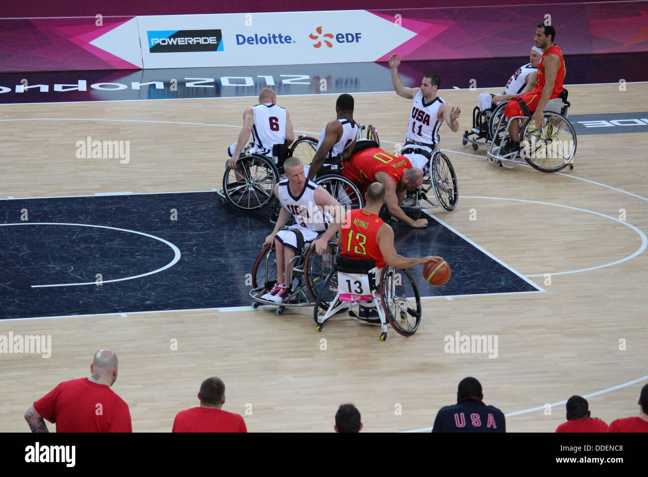 Wheelchair basketball athletes at London 2012 Spain v USA Stock Photo