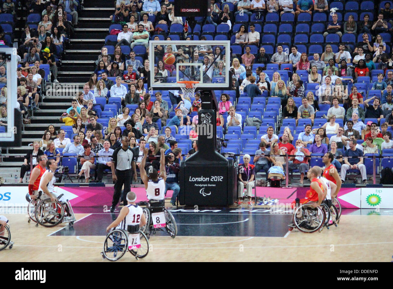Wheelchair basketball athletes at London 2012 Spain v USA Stock Photo