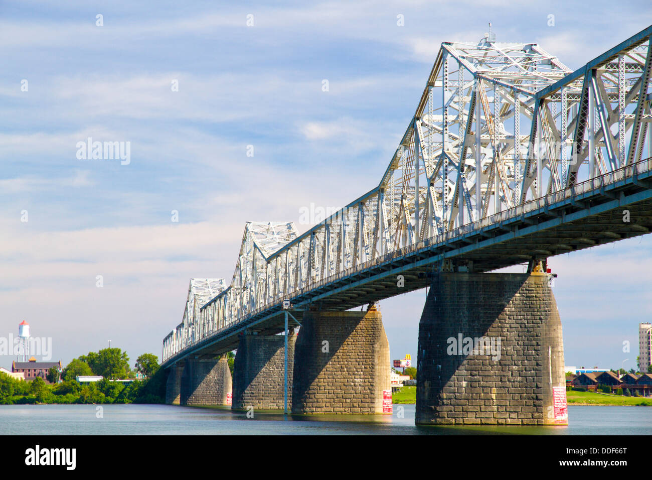 Bridge over the Ohio river between Kentucky and Indiana Stock Photo Alamy