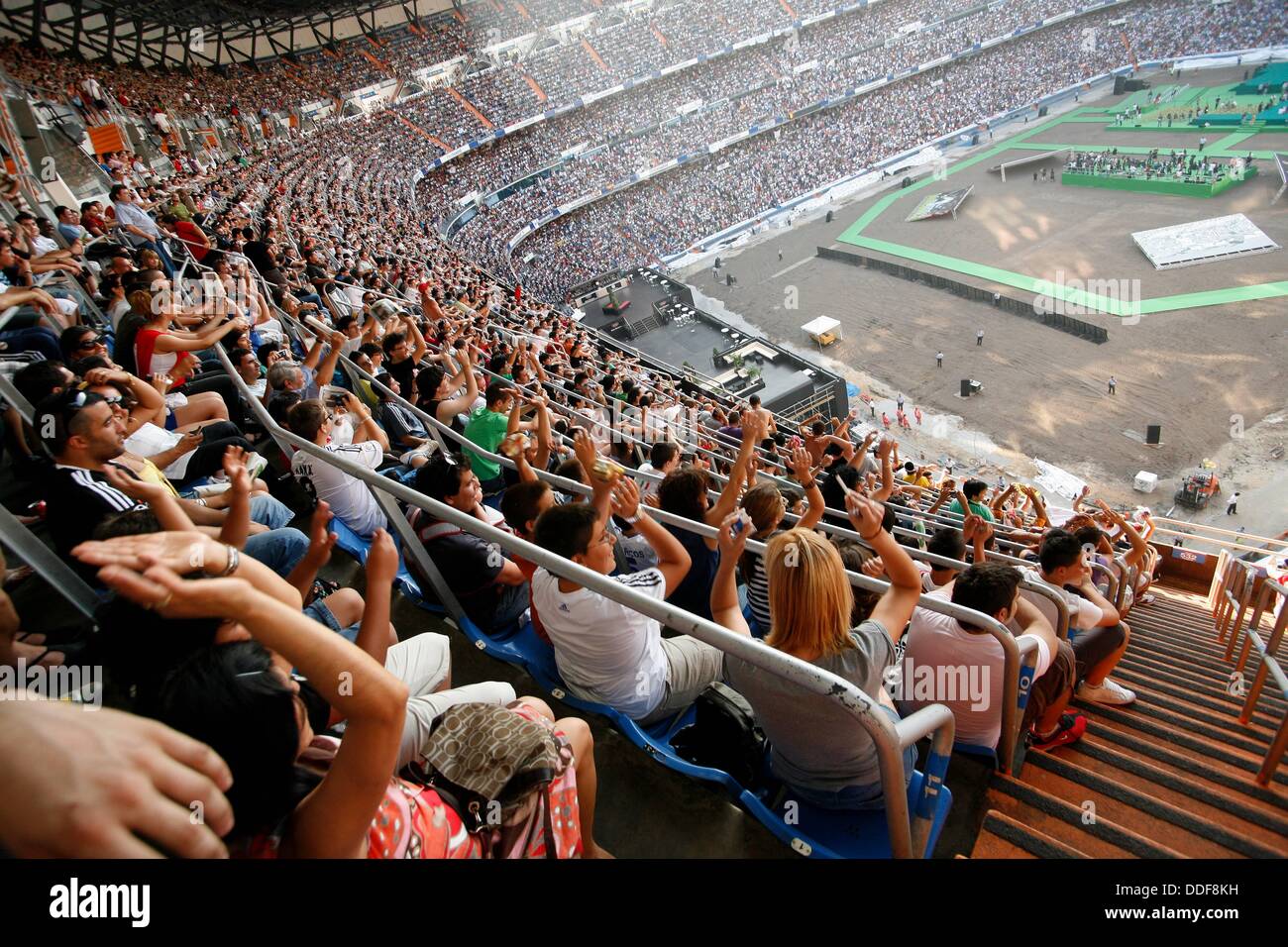 Exuberant presentation hires stock photography and images Alamy