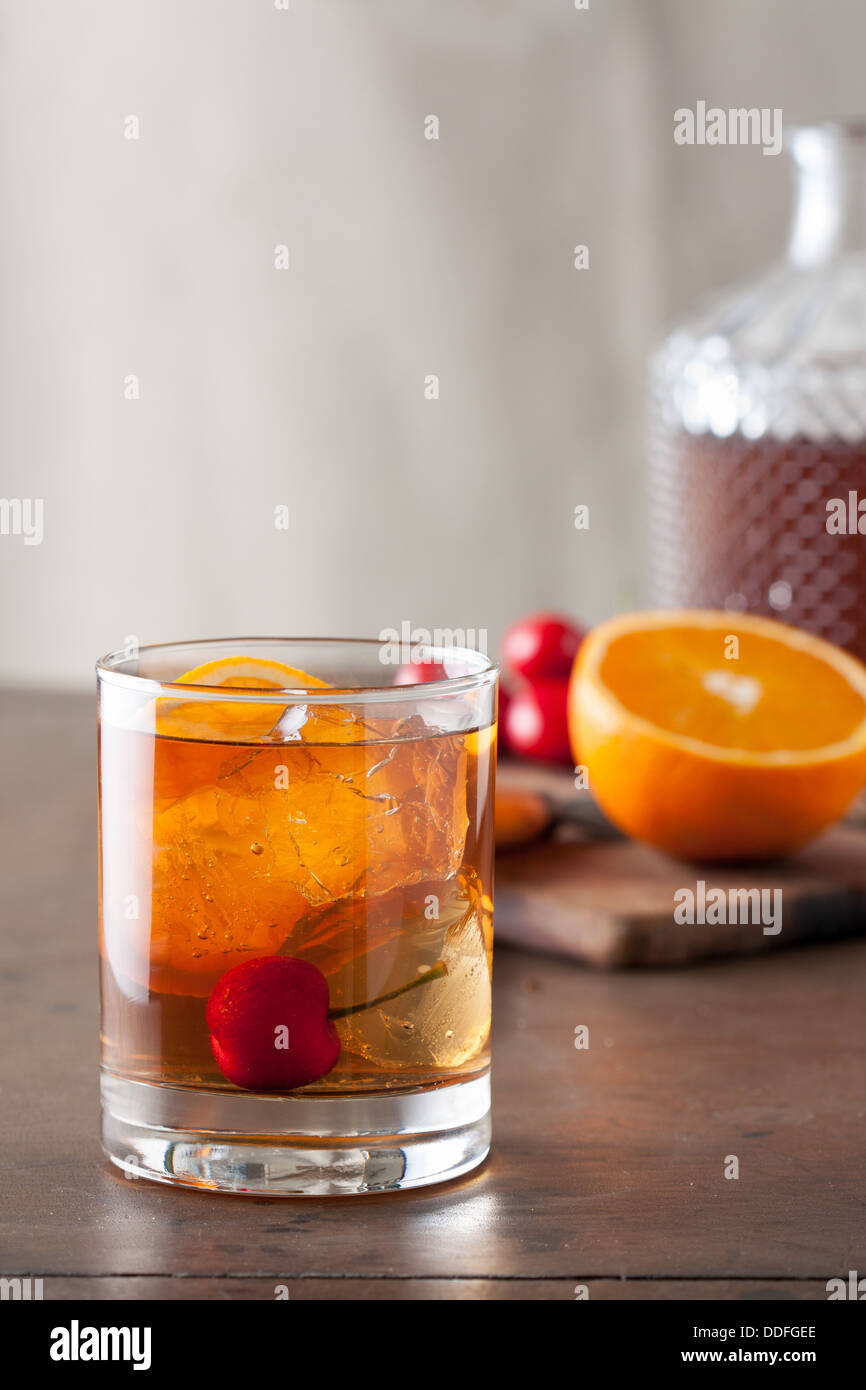 Old fashioned cocktail hires stock photography and images Alamy