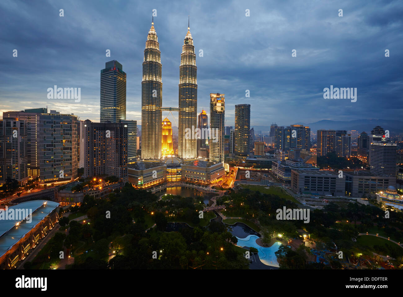 Malaysia, Selangor state, Kuala Lumpur, KLCC (Kuala Lumpur City Center), Petronas towers Stock Photo