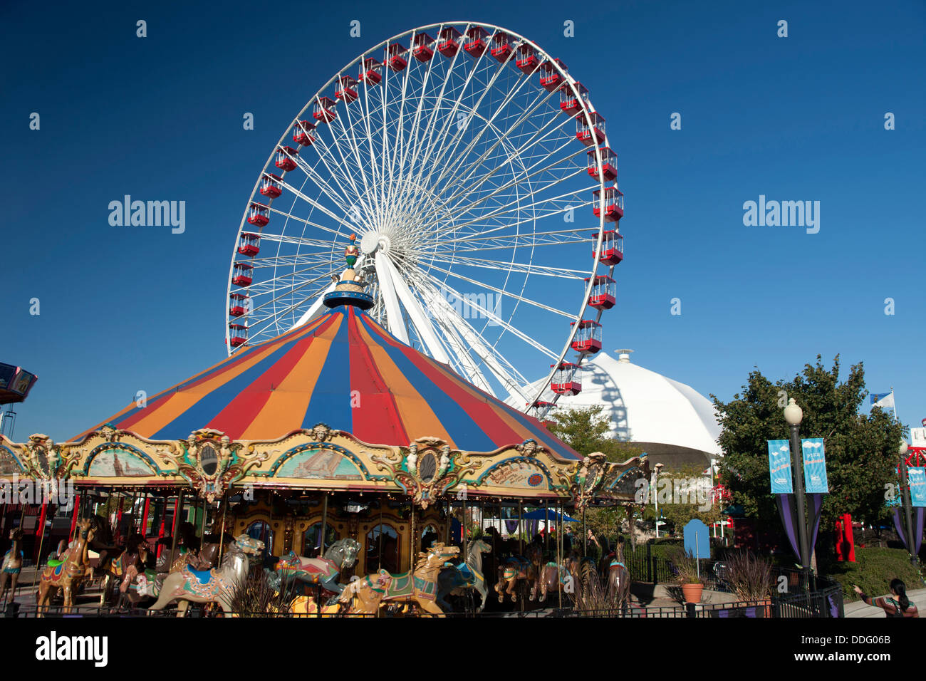 CAROUSEL FERRIS WHEEL NAVY PIER CHICAGO ILLINOIS USA Stock Photo