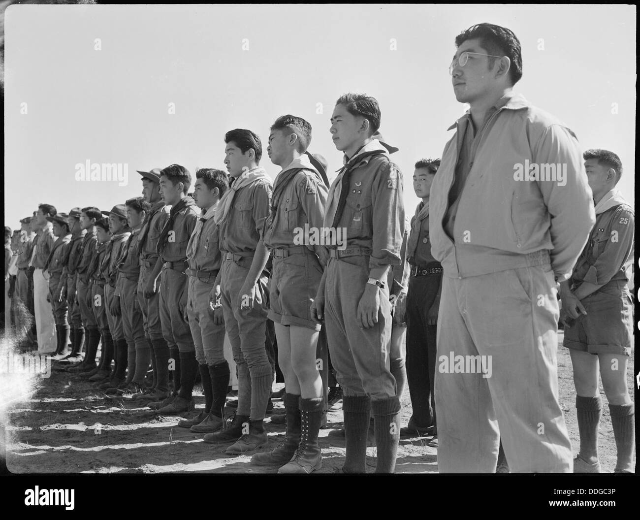 3056 軍隊 体操風景 戦時白黒写真 昭和レトロ 希少 Japanese military parade Black and White Stock Photos
