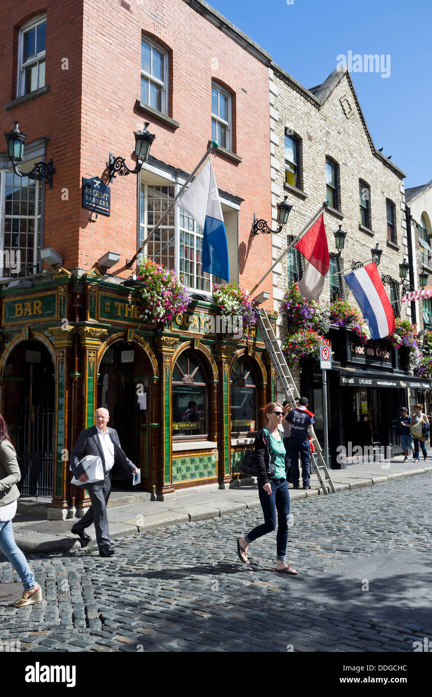 The Quays bar in Temple bar area of Dublin, Ireland. Stock Photo