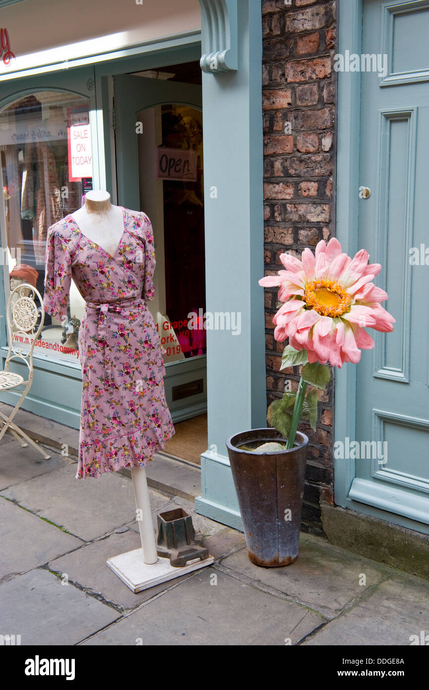 Dress shops hi res stock photography and images Alamy