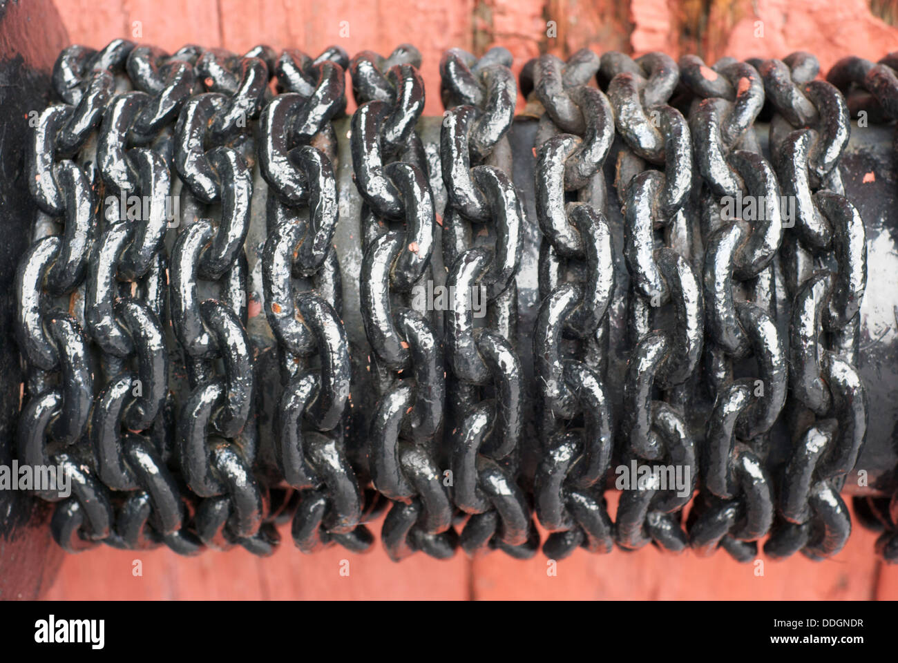 Black chains hi-res stock photography and images - Alamy