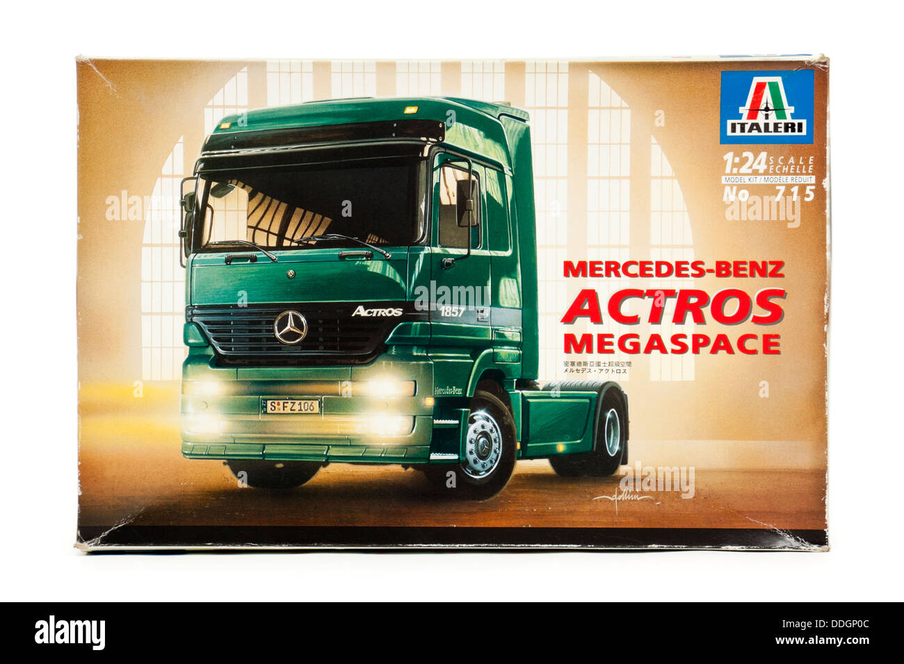 Italeri 1:24 scale model kit (No 715) of Mercedes-Benz Actros Megaspace truck from 1998 Stock Photo