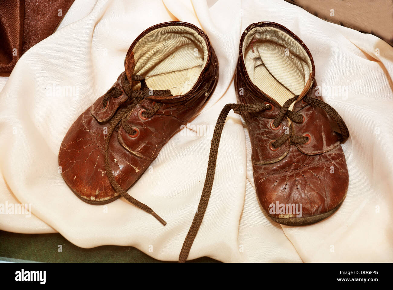 Brown vintage shoes in suede - 40s vintage style pumps – memery