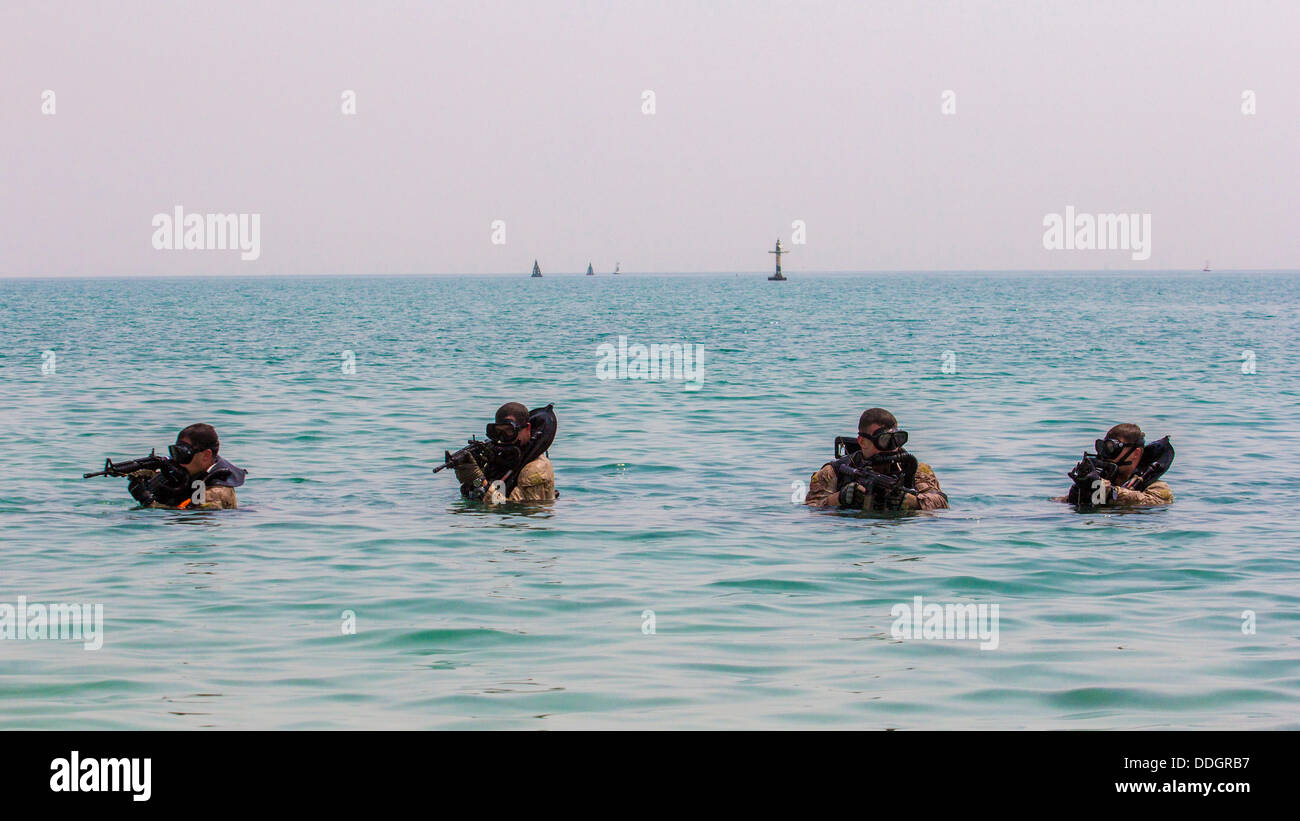 Marine special operations hi-res stock photography and images - Alamy