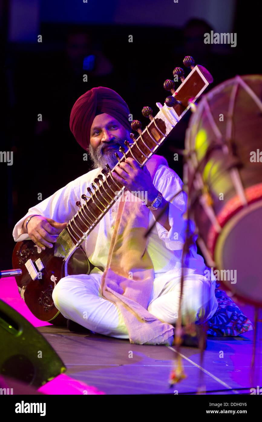 Sikh musical string instruments hires stock photography and images Alamy