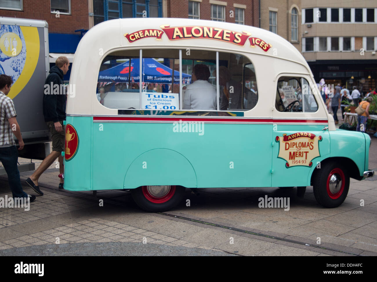 Ice cream van uk hires stock photography and images Alamy