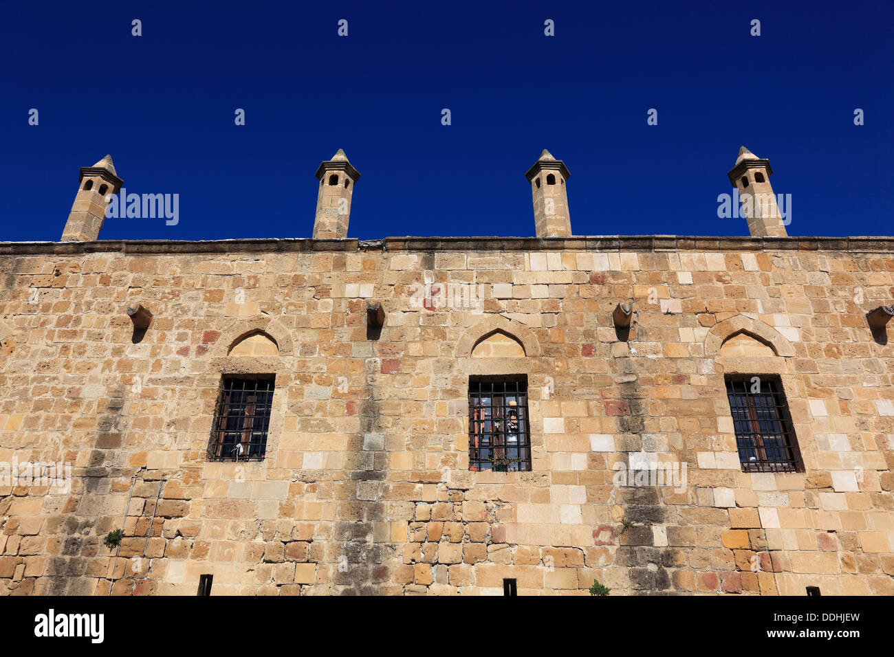 Lefkosa, Lefkosia, geteilte Hauptstadt von Nordzypern, historisches Gebäude in der Altstadt, Außenmauer des Großen Khan, Büyük H Stock Photo