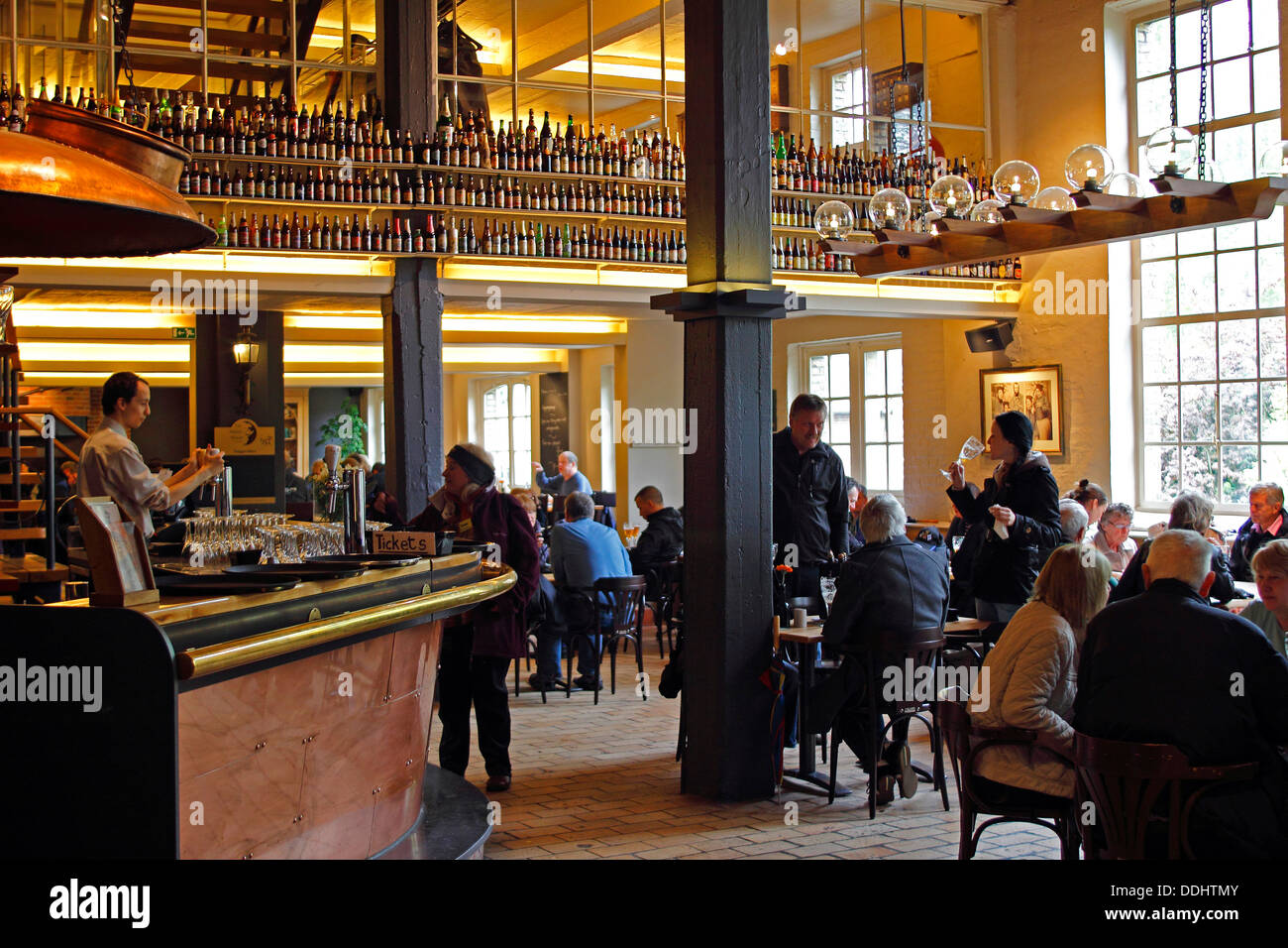 Beerhall of the Half Moon Bay Brewing Company Stock Photo Alamy