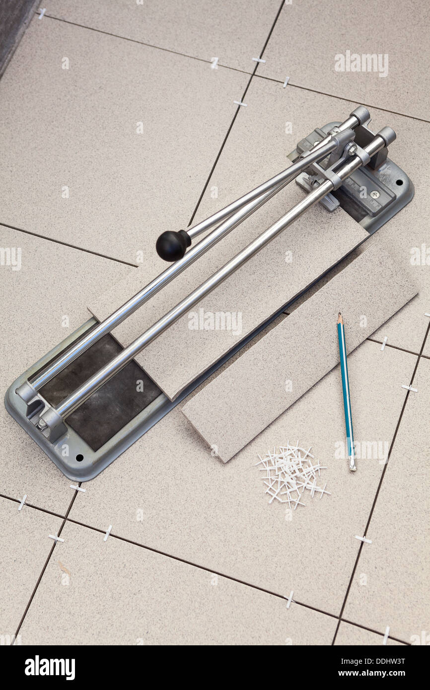 Tile cutter hires stock photography and images Alamy