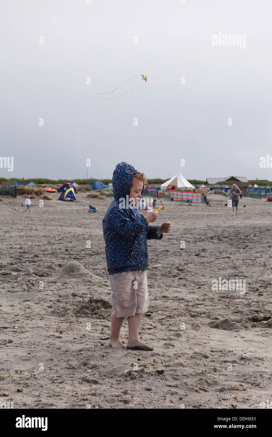 four-year-old-boy-on-west-wittering-beach-west-sussex-england-united