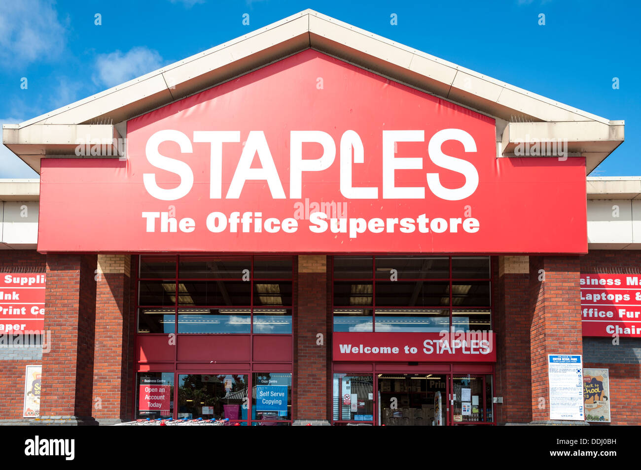 staples stationery shop
